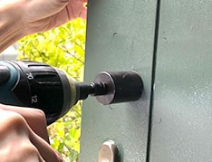 鍵の取り付けの作業